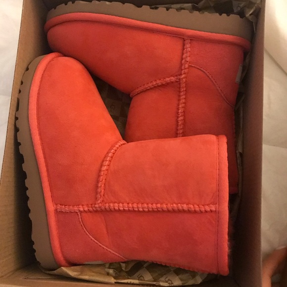 coral color uggs